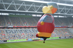 Modellballon in ESPRIT ARENA Düsseldorf